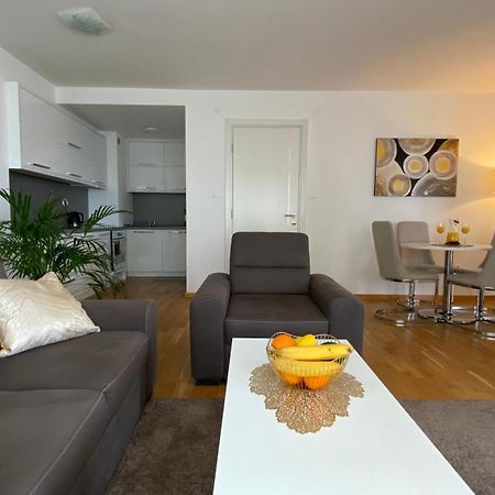 Four Views Apartments บุดวา ภายนอก รูปภาพ