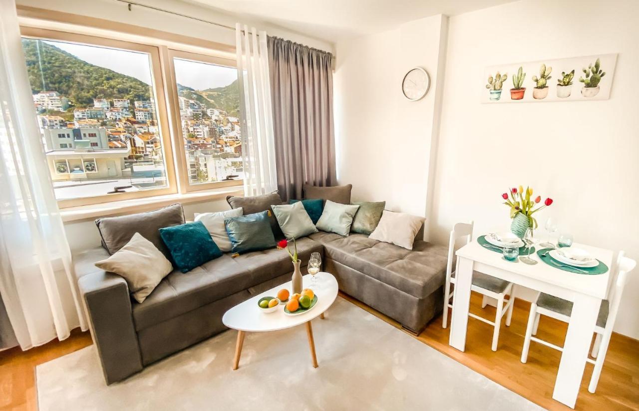 Four Views Apartments บุดวา ภายนอก รูปภาพ