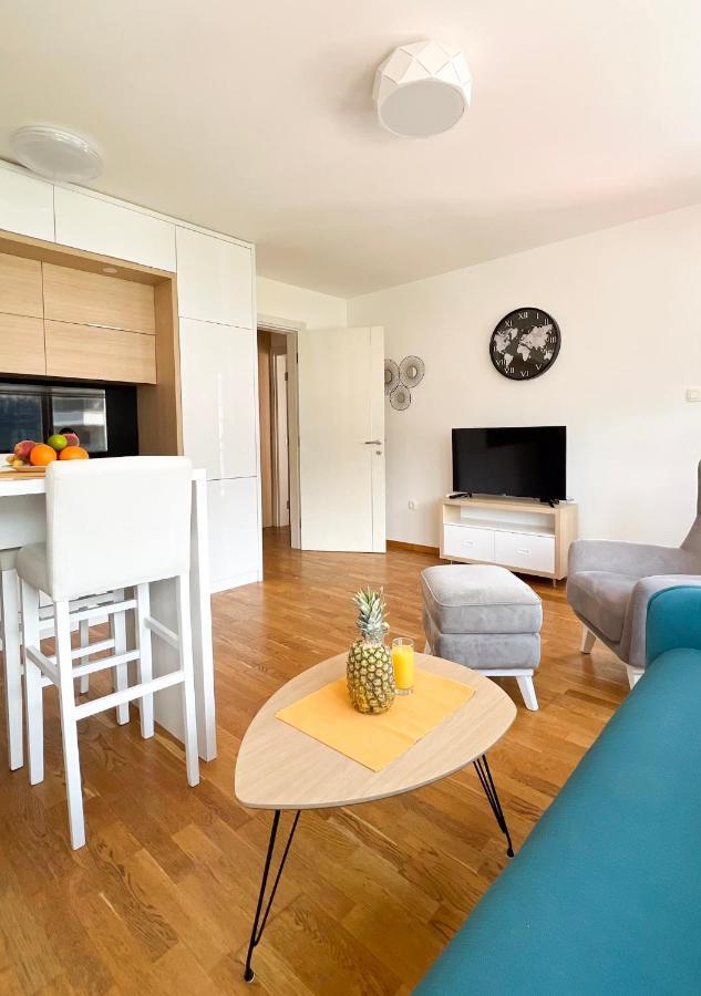 Four Views Apartments บุดวา ภายนอก รูปภาพ
