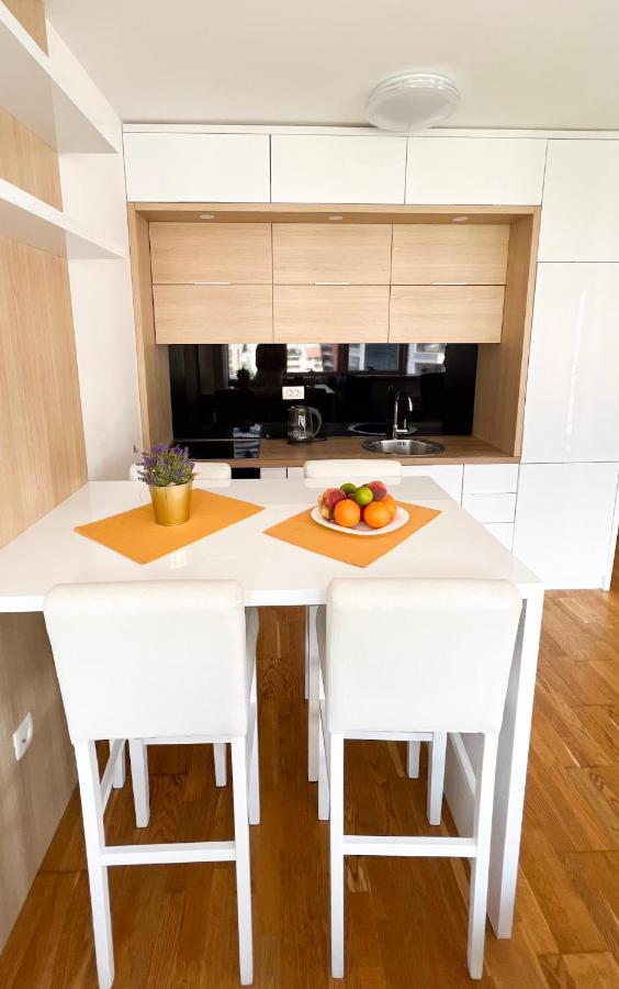 Four Views Apartments บุดวา ภายนอก รูปภาพ